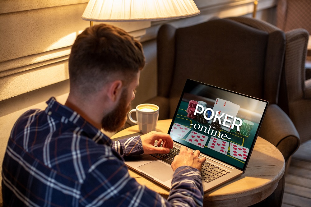 Cand vrei sa schimbi jocul alege Fast Fold Poker