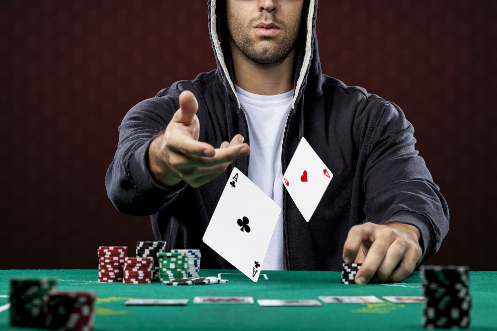 Consulta cele mai bune carti de poker inainte de a juca