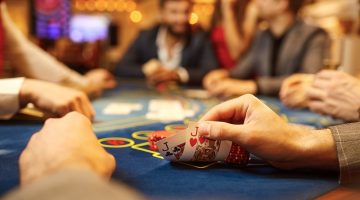 Care sunt cele mai bune locuri de jucat poker pe bani reali