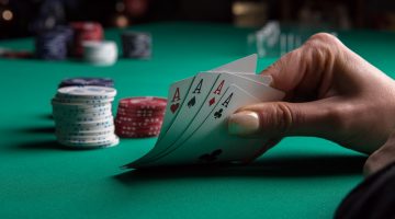 Care sunt primele doua etape ale pokerului cu 7 carti