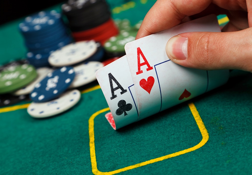 Cum sa rezisti la o masa de poker cu peste 500 maini jucate
